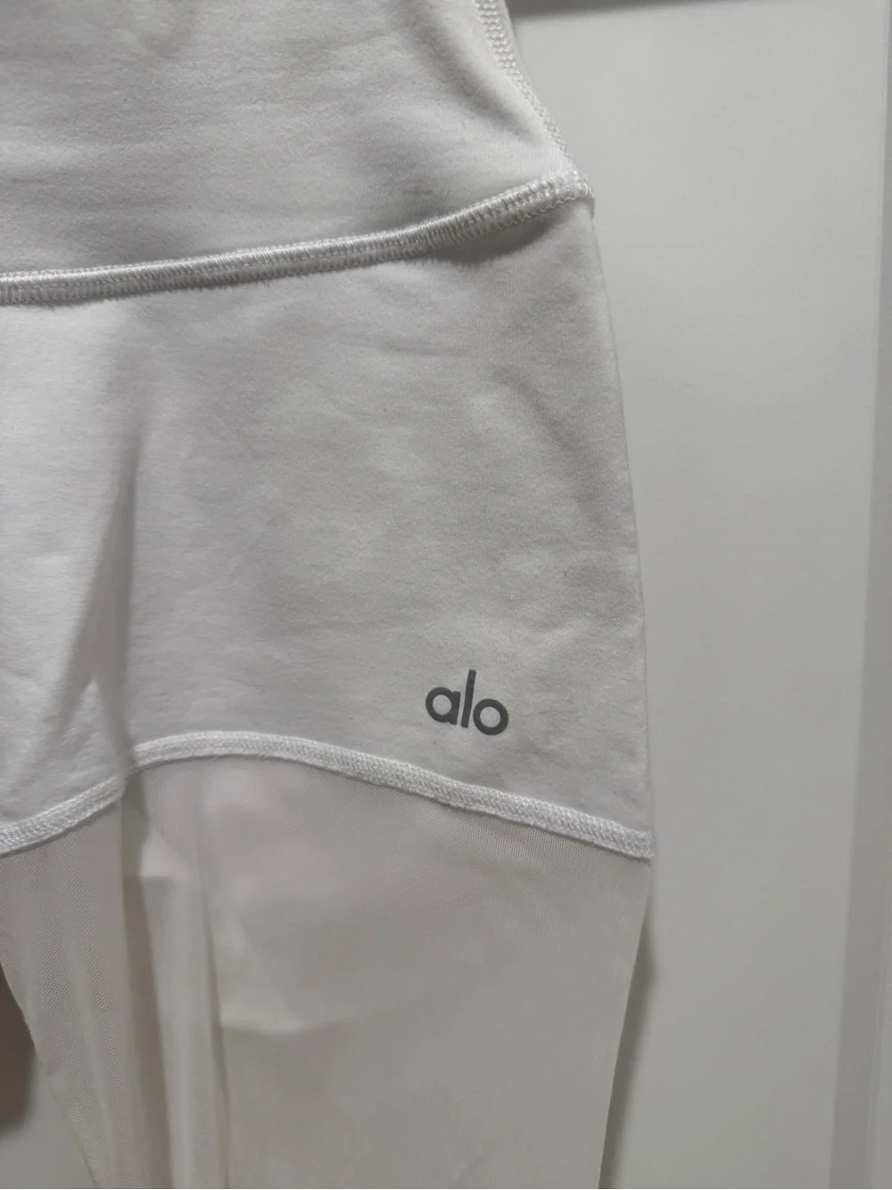 ALO Yoga  White High-Rise Capri Leggings